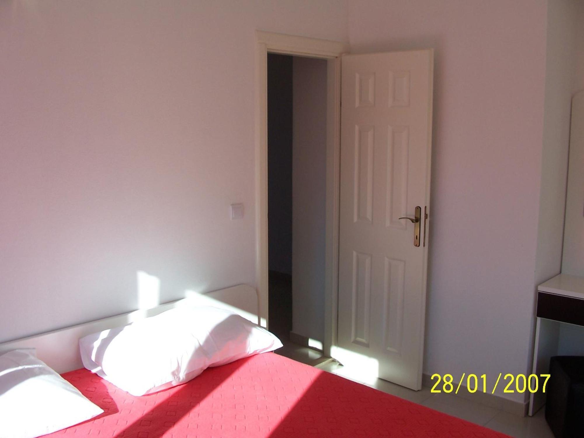 Apartments Perdijic Nemira Omiš Exterior foto