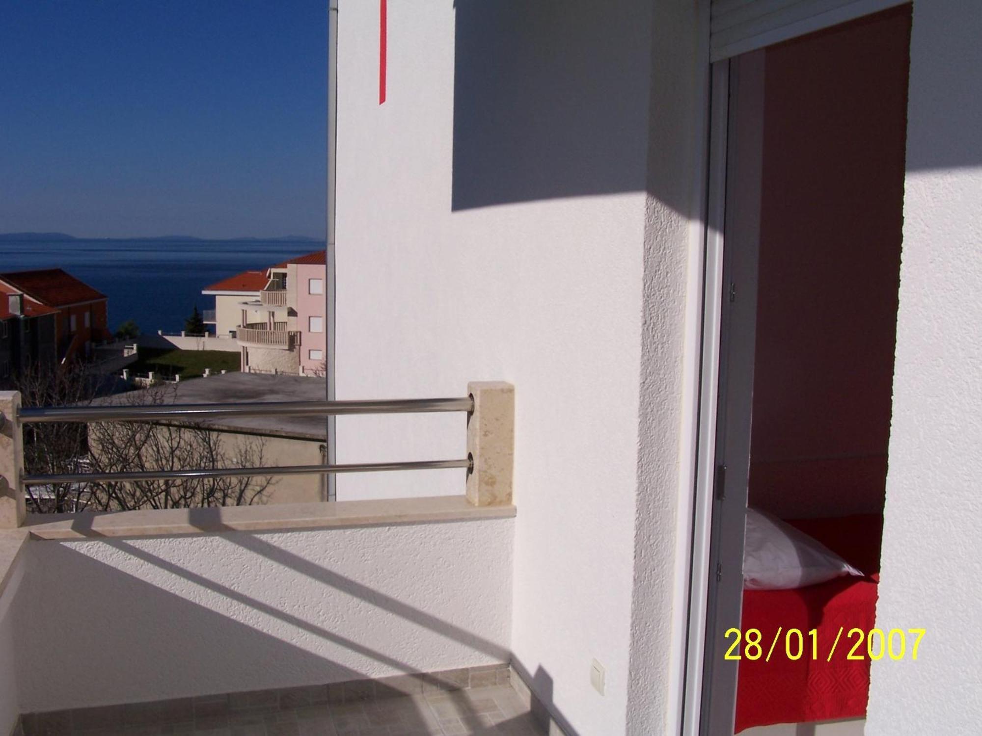 Apartments Perdijic Nemira Omiš Exterior foto
