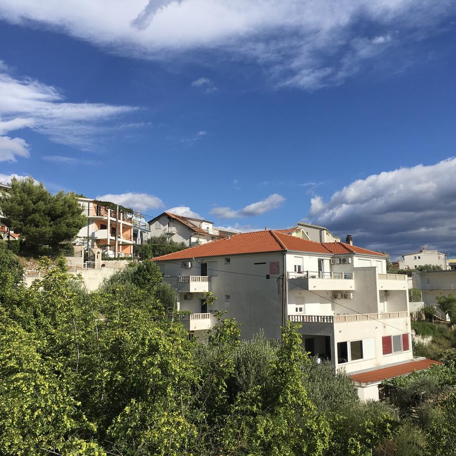 Apartments Perdijic Nemira Omiš Exterior foto